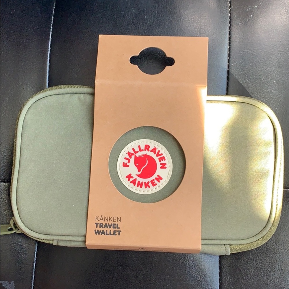 Fjallraven kanken travel Wallet Green Brand new